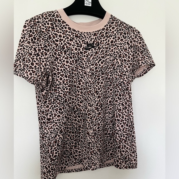 NWOT Nike Animal print t-shirt - Picture 1 of 4